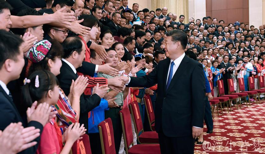 习近平接见全国群众体育先进单位、先进个人代表和全国体育系统先进集体、先进个人代表