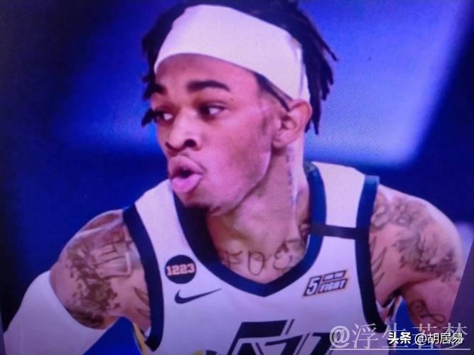 雷琼-塔克半场5分钟高效砍下12分，三分手感火热